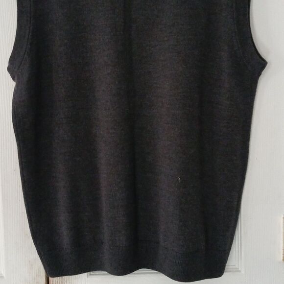 Turnbury Mens 100% Extra Fine Merino Wool V-neck sweater vest Sz L NWOT - Picture 6 of 7